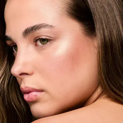 Farmasi Highlighter Stick Glowish - 4.5g | فارماسي هايلايتر غلو ويش - 4.5غ
