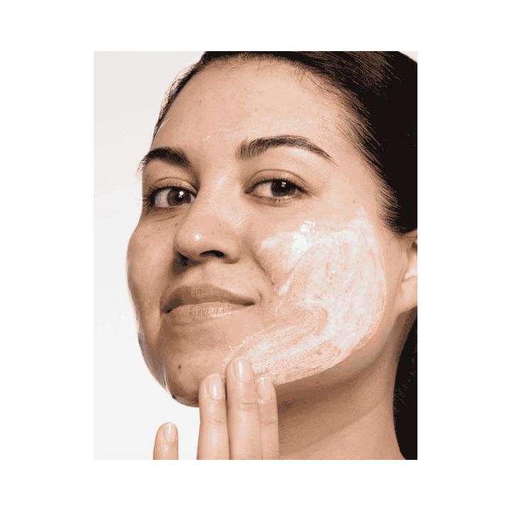Clinique All About Clean Liquid Facial Soap - Extra Mild - 200ml | كلينيك صابون وجه سائل لطيف جدًا - 200مل