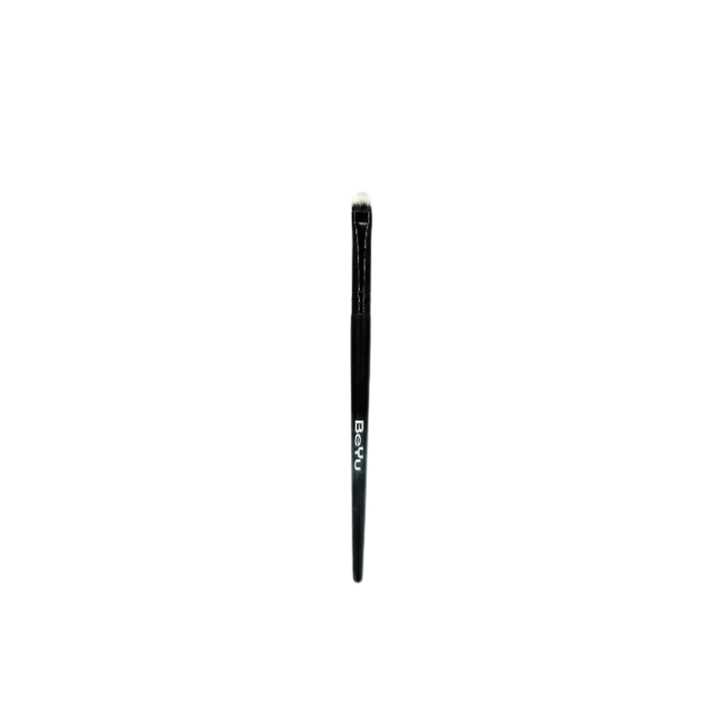 BeYu Flat Eyeshadow Precise Brush No. 011 | بيو فرشاة لظلال العيون - رقم 011