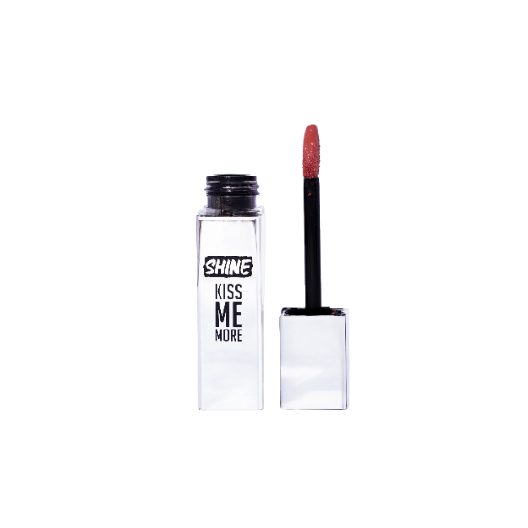 Flormar Shine Kiss Me More - 3.5ml | فلورمار أحمر شفاه لامع - 3.5 مل