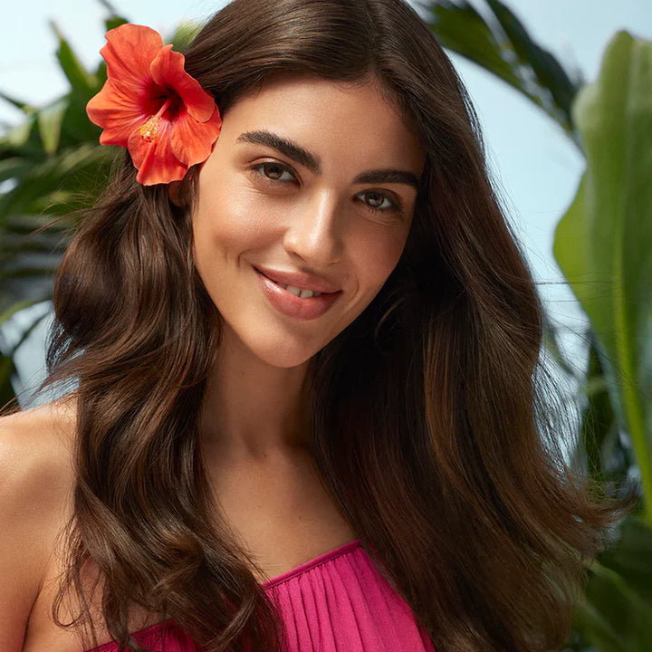 Avon Care Full Volume with Raspberry Extract & Hibiscus Scent - 2in1 Shampoo & Conditioner for all Hair Types - 700ml | أفون كير شامبو وبلسم 2 في 1 لزيادة كثافة الشعر بخلاصة التوت ورائحة الكركديه - 700 مل