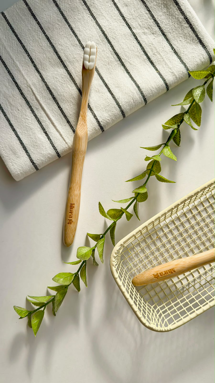 Mura Bamboo Toothbrush With Microfiber Bristles | مورا فرشة الاسنان بشعيرات مايكروفايبر