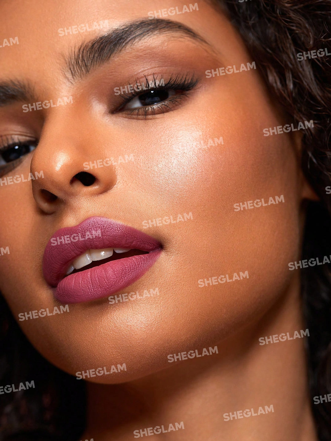 Sheglam Matte Allure Lipstick | شيكلام أحمر شفاه مطفي
