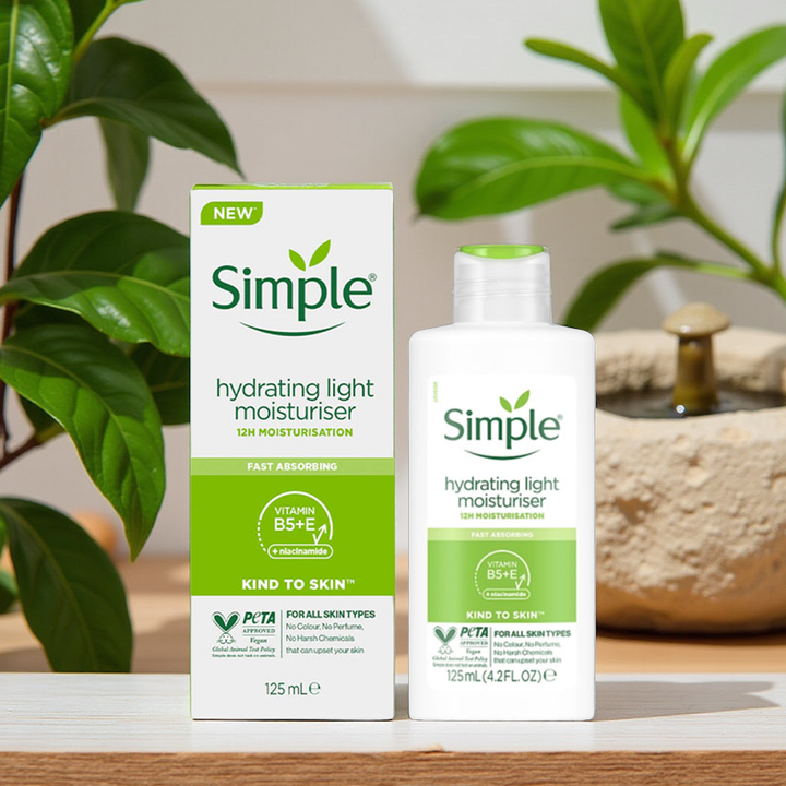 Simple Hydrating Light Moisturiser - 125ml | سمبل مرطب خفيف القوام - 125 مل