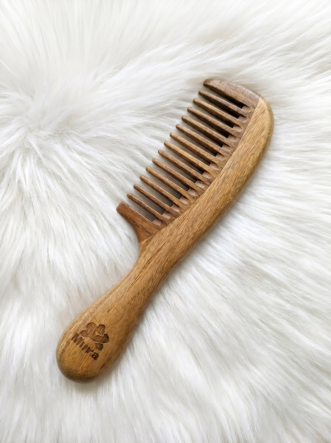 Mura Sandal Wood Hair Comb | مورا مشط الشعر من خشب الصندل العطري