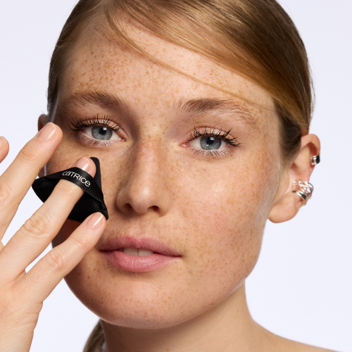 Catrice Magic Perfectors Powder Puff | بودرة بوف ماجيك #1