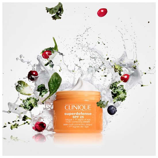 Clinique Superdefense SPF 25 Fatigue + 1st Signs Of Age Multi-Correcting Cream - 50ml | كلينك كريم نهاري مع عامل حماية شمسي لعلامات التقدم بالعمر - 50 مل