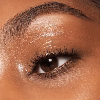 Essence Dewy Eye Gloss Liquid Shadow .01 Crystal Clear - 8ml | ايسنس ظلال عيون سائل لامع رقم 01 كريستال كلير - 8 مل