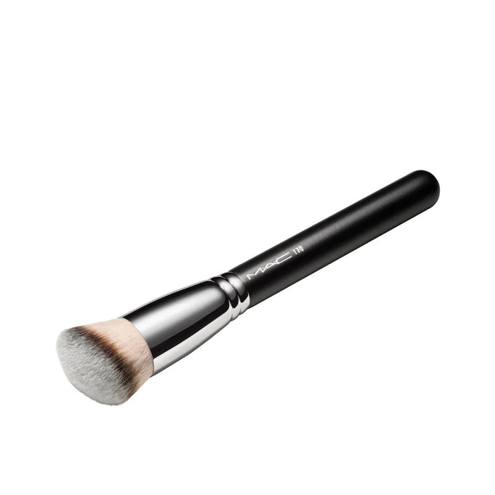 MAC SYNTHETIC ROUNDED SLANT BRUSH 170S | فرشاة ماك الاصطناعية المائلة المستديرة 170 S