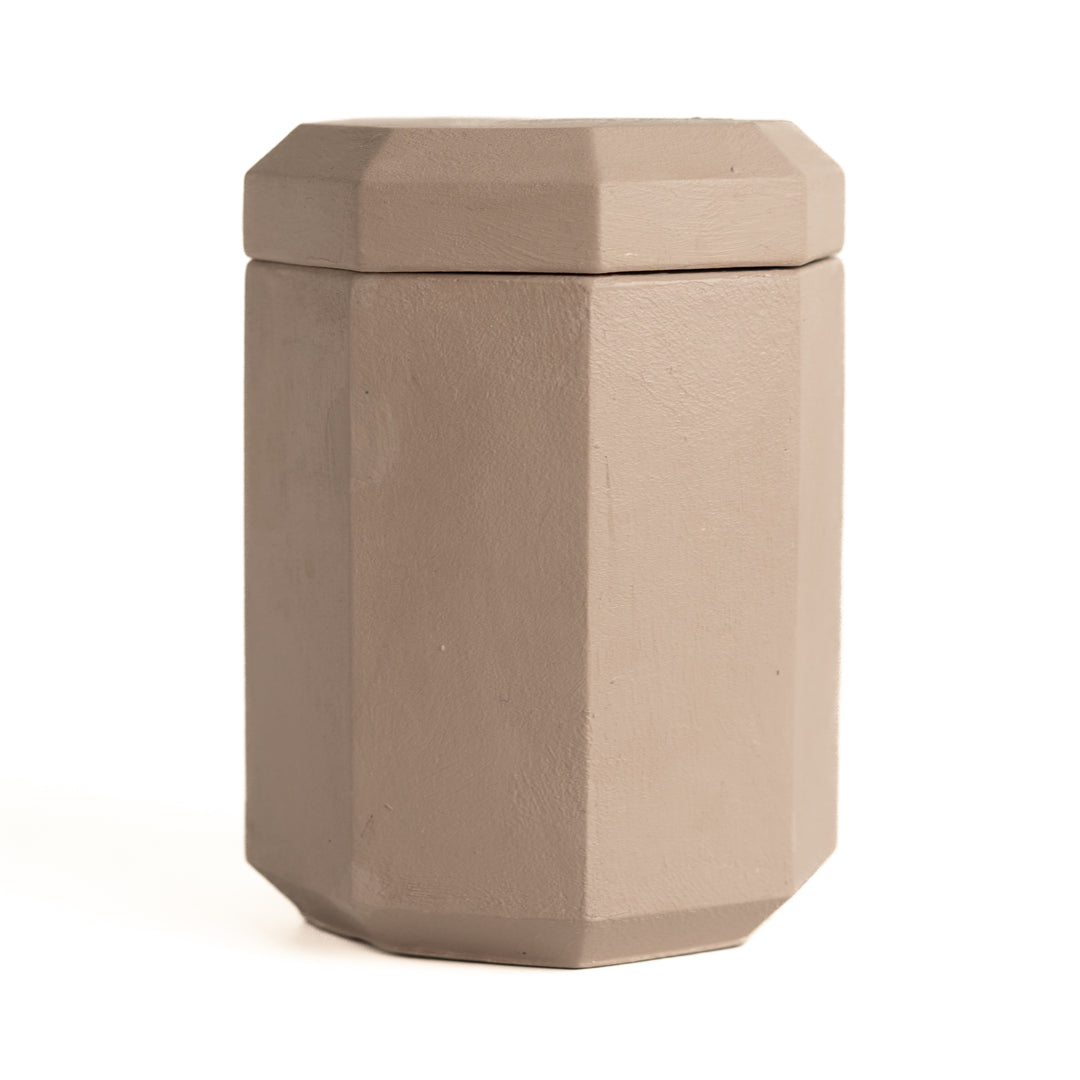 LAMSA Lancome scented candle. In a fully handcrafted concrete box.205g - 205g | شمعة لمسة معطرة من لانكوم في علبة كونكريت مصنوعة يدويًا بالكامل. 205 غرام