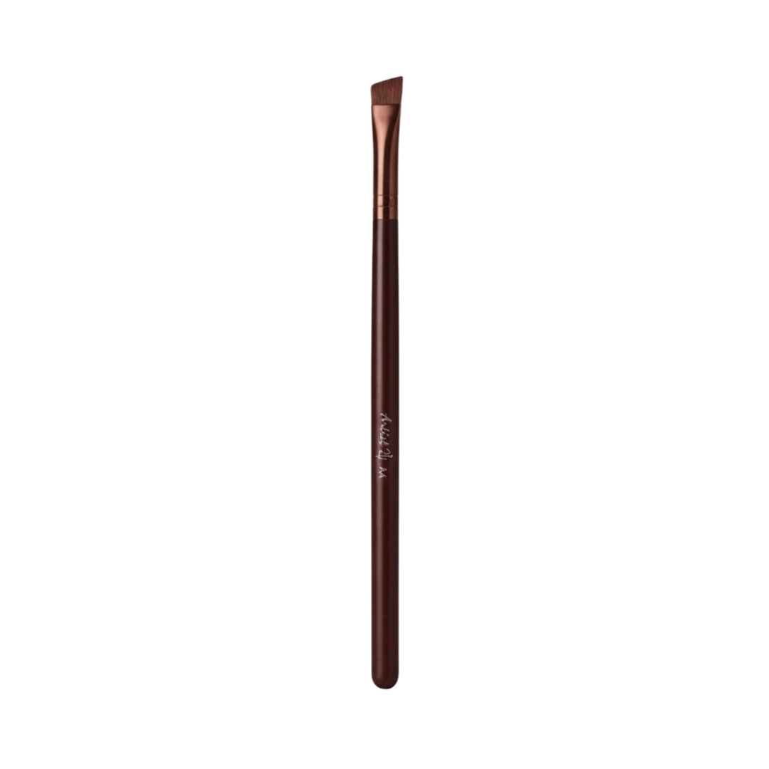 Artist 21 A4 angular eyebrow brush with brown handle and angled bristles. 