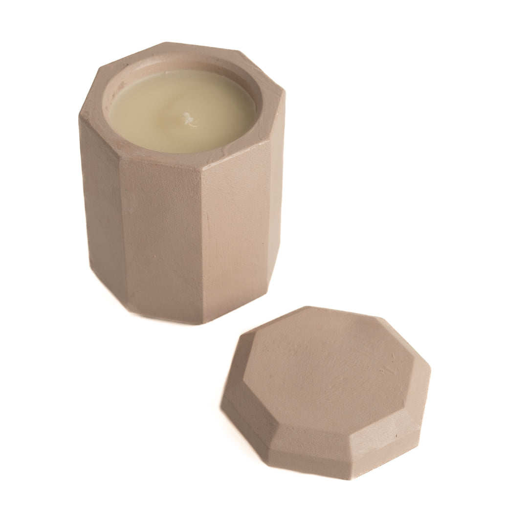 LAMSA Lancome scented candle. In a fully handcrafted concrete box.205g - 205g | شمعة لمسة معطرة من لانكوم في علبة كونكريت مصنوعة يدويًا بالكامل. 205 غرام