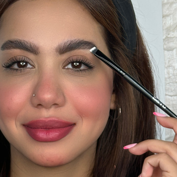 BeYu Angled Eyebrow Precise Brush 009 | بيو فرشاة لتحديد الحواجب 009