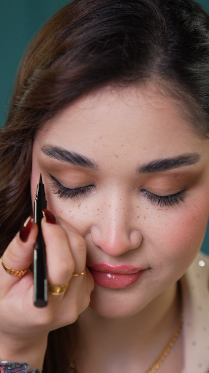 BeYu Eighties Addict Eyeliner Pen 01 - 0.8ml | بيو قلم ايلاينر - 0.8 مل
