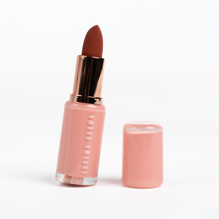 LUDEMA BROWN Matte Lipstick - 3.8 g | لوديما براون احمر شفاه مات - 3.8 غ