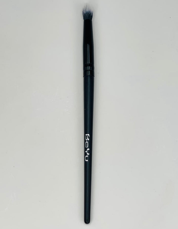 BeYu Blending Eye Brush 012 | بيو فرشاة دمج ظلال العيون - رقم 012
