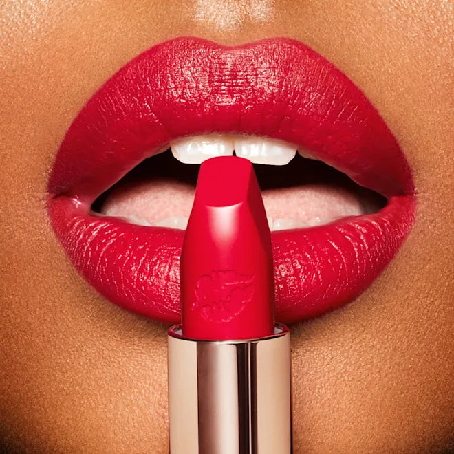 Charlotte Tilbury Hot Lips Lipstick - 3.5g | شارلوت تلبوري أحمر شفاه - 3.5غ