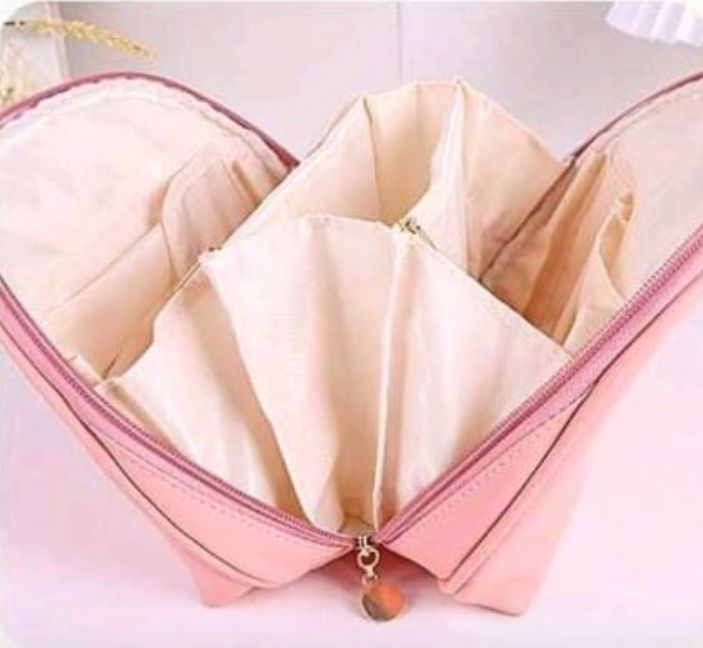 Large leather bag | حقيبة لتخزين المكياج