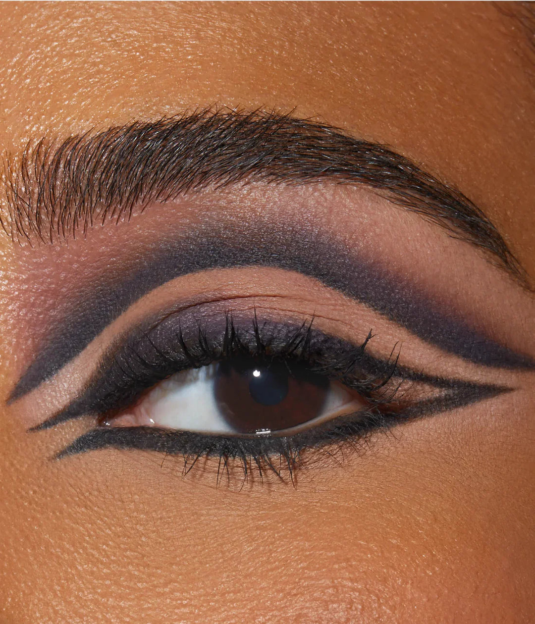 HUDA BEAUTY Creamy Kohl Longwear Eye Pencil - 0.35g | هودا بيوتي قلم كحل كريمي طويل الثبات- 0.35غ