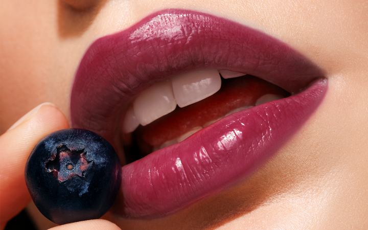 Pupa Pleasure Lip Oil Stylo - 2.5g | بوبا زيت شفاه مرطب ستيك – 2.5 غرام