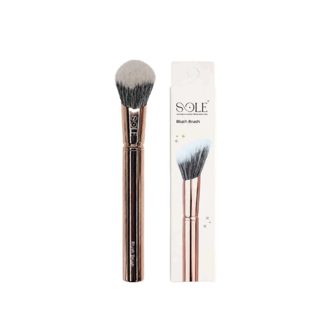 SOLE Blush Brush makeup brush with rose gold handle and white black bristles packaging