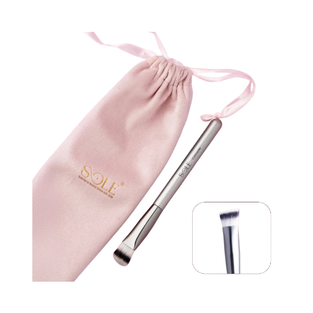 SOLE Contour Brush makeup brush with silver handle and pink storage pouch