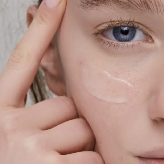 ivatherm Ivapur A.I Akne-Syt Cream For Oily Skin With Severe Imperfections - 30ml | ايفاثيرم كريم إيفابوراي آي للبشرة المعرضة لحب الشباب.علاج ﻣﻮﺿﻌﻲ ﻟﻠﺒﺜﻮر الملتهبة وﺗﻘﻠﻴﻞ الاحمرار. - 30 مل