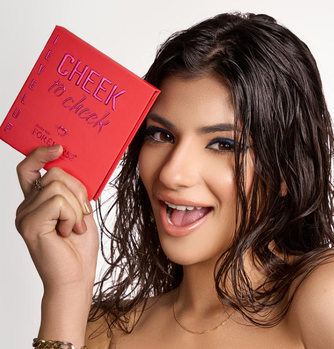 FOR EVER52 cheek to cheek 4 color blush palette - 5gx4 | فوريفر52 باليت للخدود - 5 غرام