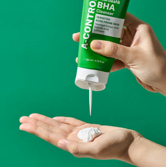 NINE LESS A-Control Heartleaf & BHA Cleanser -  120ml | ناين ليس غسول رغوي بأحماض ال Bha - 120 مل
