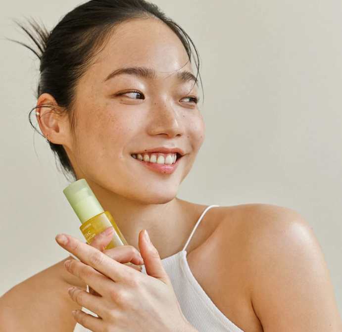 Goodal Green Tangerine Vita-C Dark Spot Care Serum - 40ml | غودال سيروم فيتامين سي مضاد للتصبغات - 40 مل
