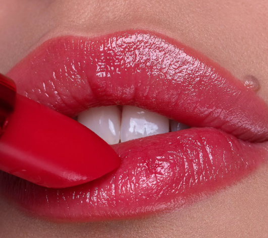 Catrice Hawaiian Blossom Glow Lip Balm - 3.5g | كاتريس مرطب شفاه - 3.5 غرام