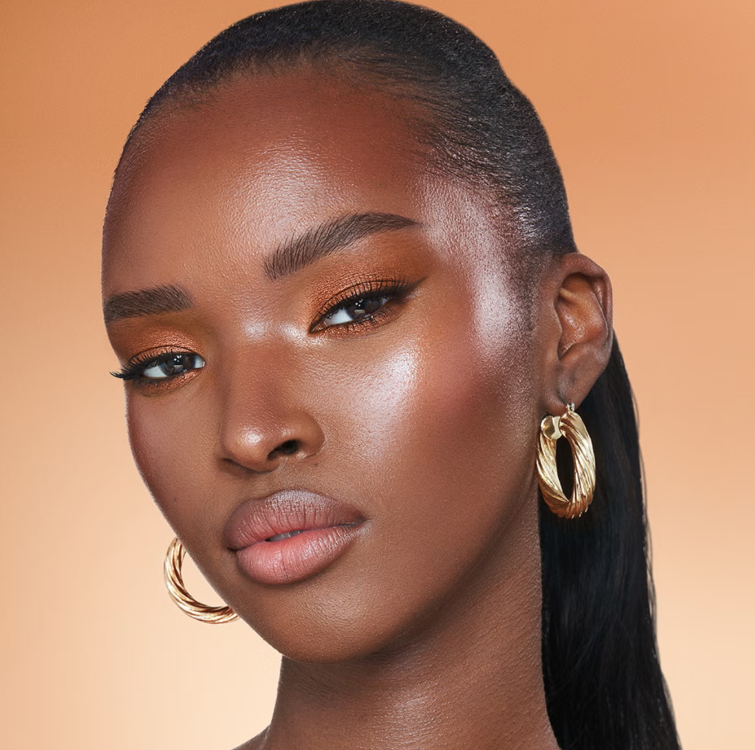 Charlotte Tilbury Easy Highlighter Wand - 3.5g | شارلوت تلبوري ستيك هايلايتر - 3.5غ