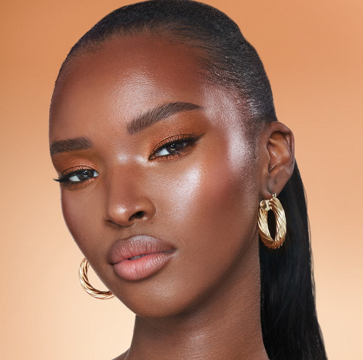 Charlotte Tilbury Easy Highlighter Wand - 3.5g | شارلوت تلبوري ستيك هايلايتر - 3.5غ