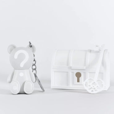 Essence The Rare Bears Blind Box Lipgloss - 1.38ml | ايسنس جلوس شفاه ذا رير بيرز بلايند بوكس - 1.38 مل