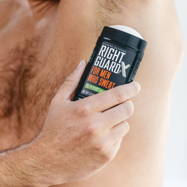 Right Guard Xtreme Defense Invisible Solid Antiperspirant & Deodorant - Arctic Refresh -73.7g | رايت كارد مزيل تعرق للرجال - 73.7 غرام