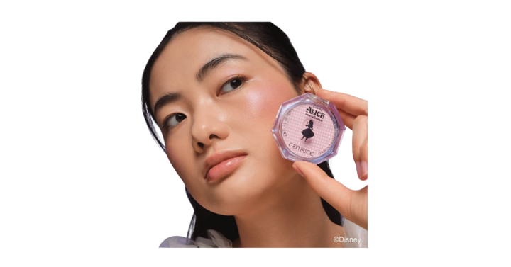 Catrice Disney Alice in Wonderland Diamond Haze Highlighter - 6g | كاتريس هايلايتر دايموند هايز - 6غ