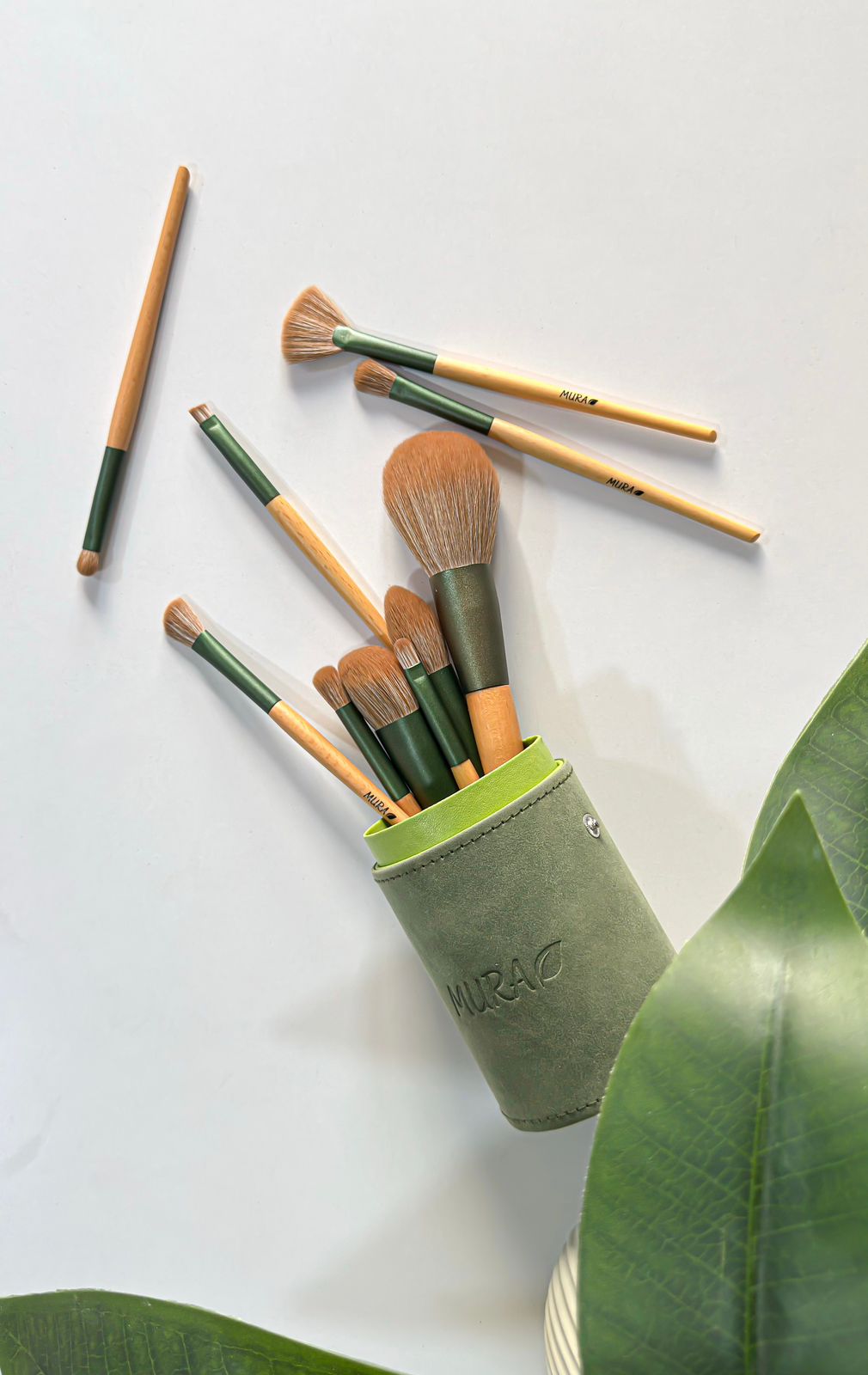 Mura Makeup Brush Set - 10pcs | مورا مجموعة فرش مكياج - 10 قطع