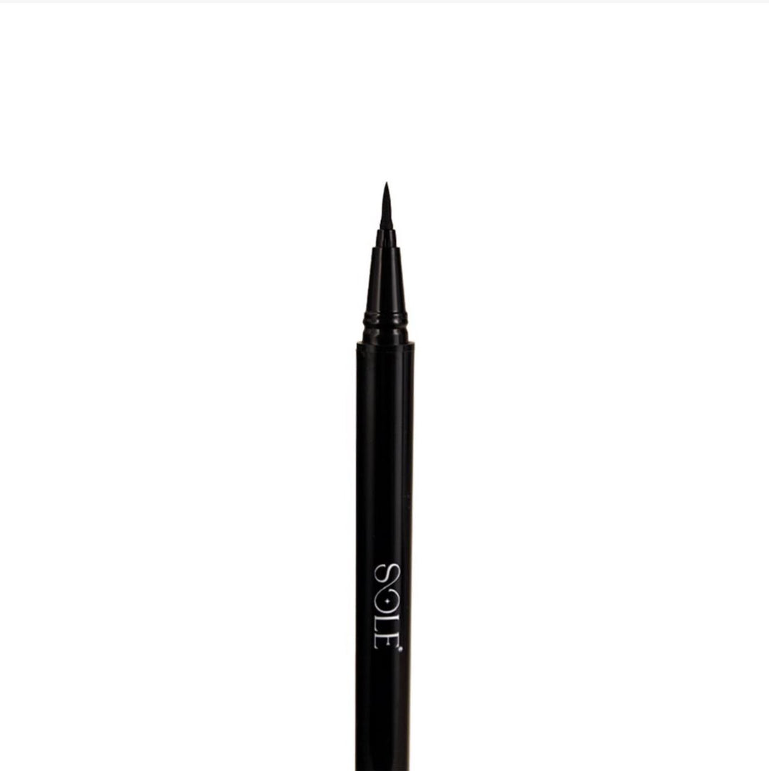 Sole Omen's Ink Black Liquid Eyeliner - 0.5ml | سولي آيلاينر سائل أسود - 0.5 مل