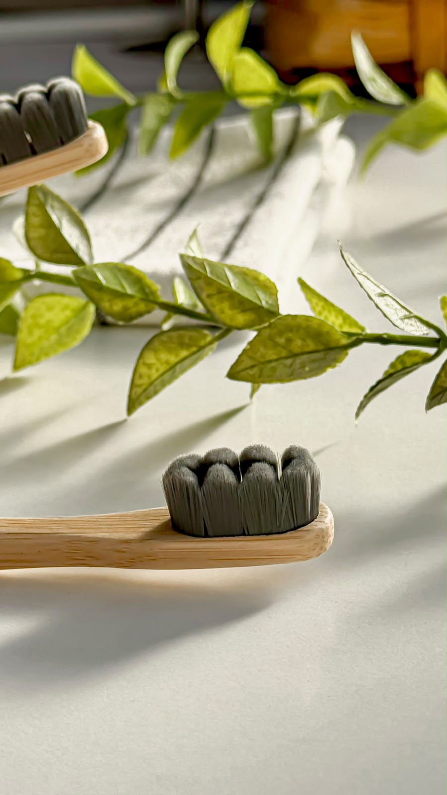 Mura Bamboo Toothbrush With Microfiber Bristles | مورا فرشة الاسنان بشعيرات مايكروفايبر
