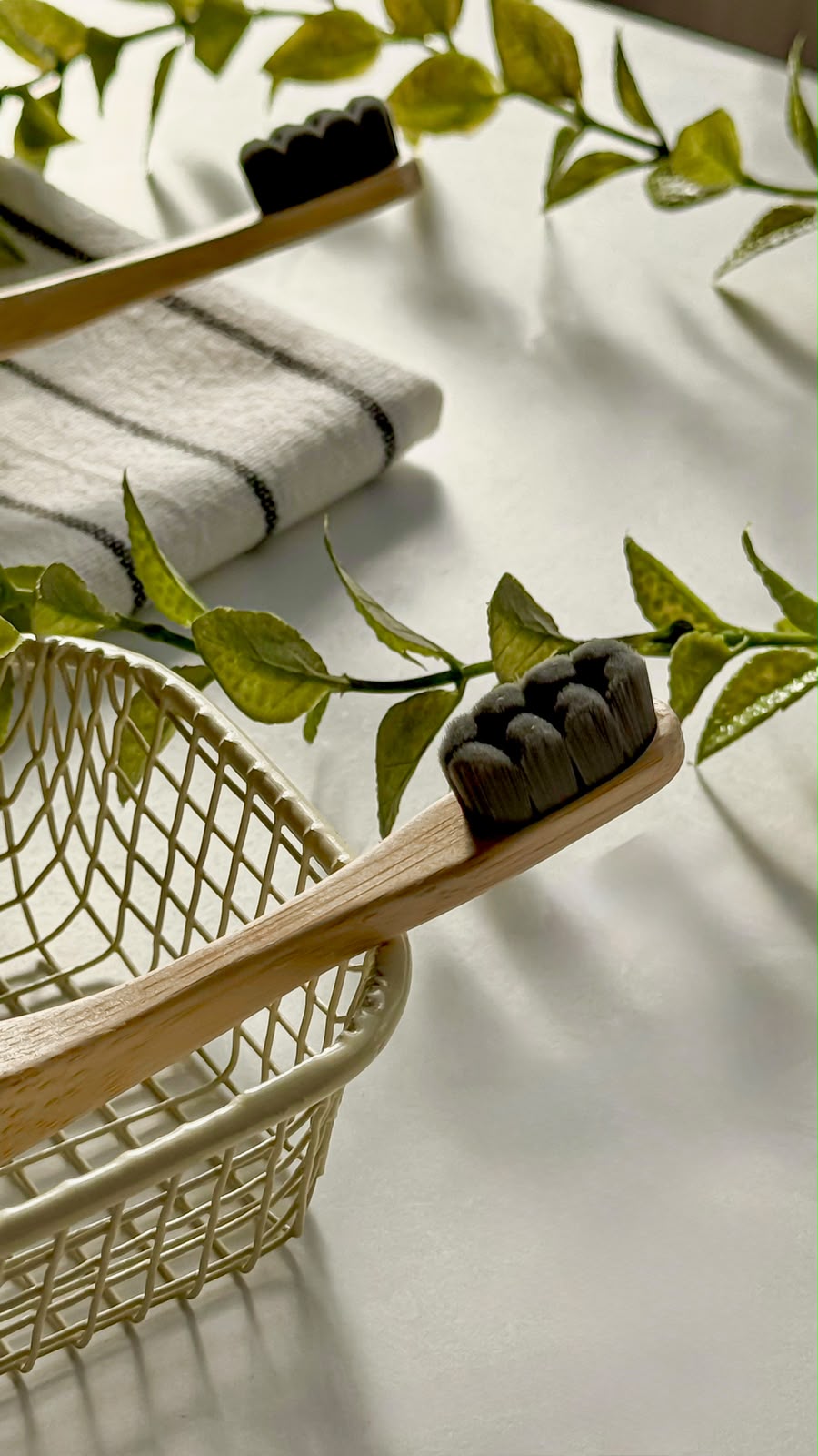 Mura Bamboo Toothbrush With Microfiber Bristles | مورا فرشة الاسنان بشعيرات مايكروفايبر