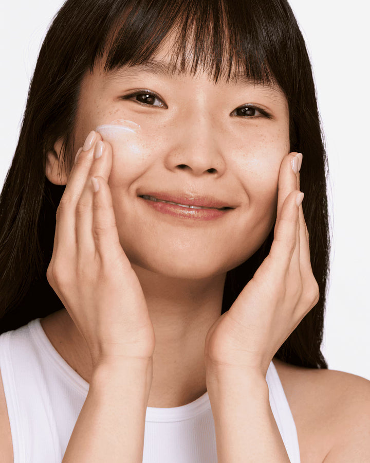 Clinique Even Better Brightening Daily Oil Free Moisturizer SPF 20 - 50ml | كلينك كريم نهاري مرطب خالٍ من الزيوت - 50 مل