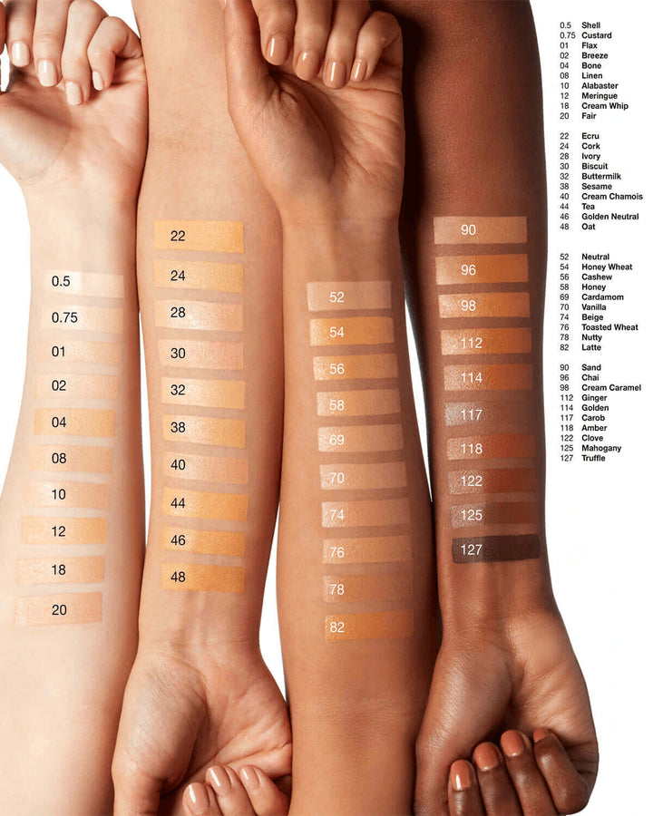 Clinique Beyond Perfecting Lightweight Liquid Foundation + Concealer - 30ml | كلينك فاونديشن وكونسيلر بتركيبة سائلة وتغطية كاملة - 30 مل