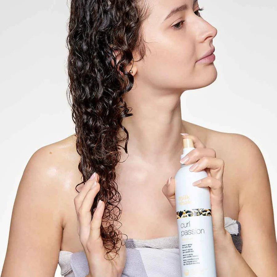Milk Shake Curl Passion Leave-in Spray - 300ml | ميلك شيك ليف ان بخاخ - 300 مل