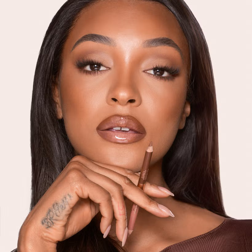 Charlotte Tilbury Lip Cheat Contour Duo - 0.78g | شارلوت تلبوري قلم تحديد شفاه ديو - 0.78غ