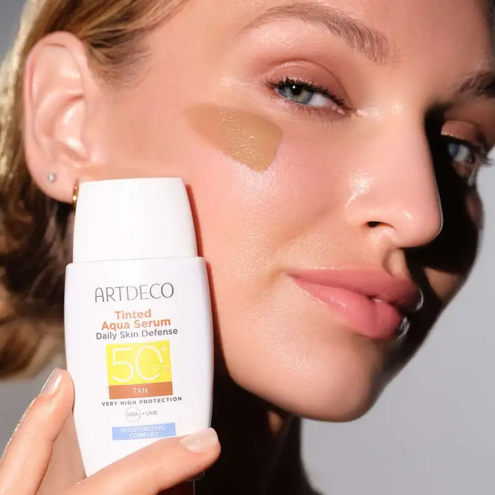Artdeco Tinted Aqua Serum Daily Skin Defense SPF50+ - 40ml | ارتديكو سيروم مرطب و واقي شمسي مع لون Spf50+ - 40 مل