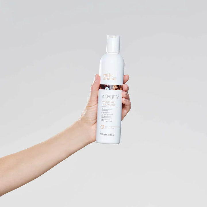 Milk Shake Integrity Nourishing Conditioner - 300ml | ميلك شيك بلسم للشعر - 300 مل