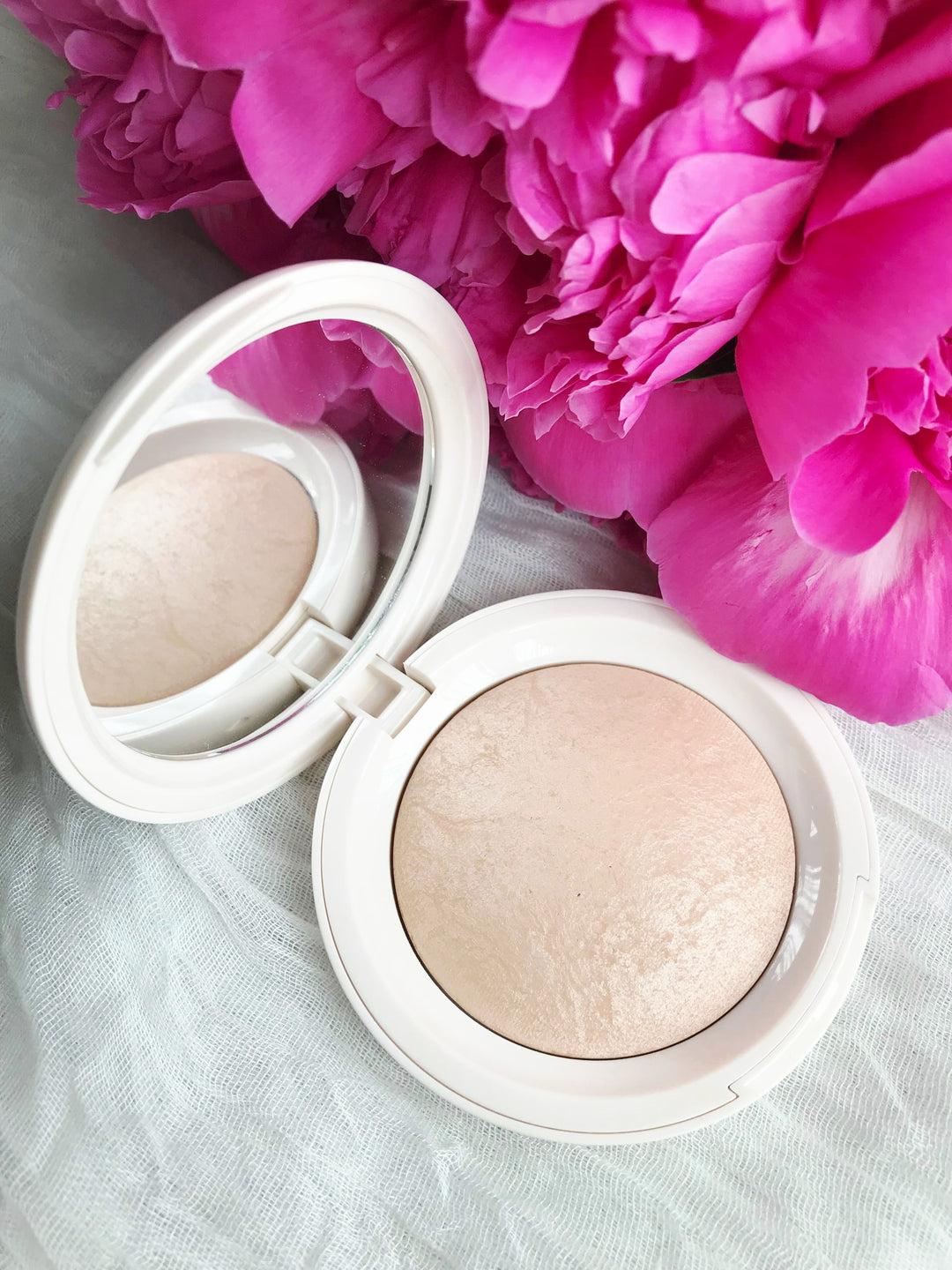 topface Prohd Natural Glow Baked Powder - 10g | ميبلين بودرة شادو 001 - 10غ #1