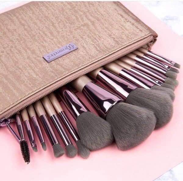 bh cosmetics Lavish Elegance 15 Piece Brush Set With Cosmetic Bag | بي اتش كوزمتيكس مجموعة فرش 15 قطعة مع حقيبة تجميل #3