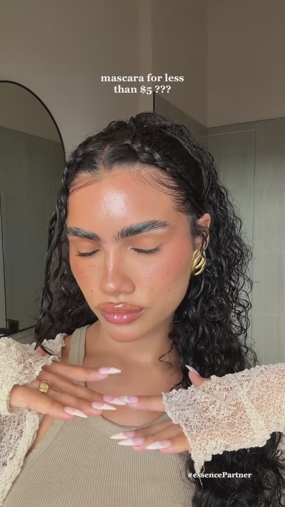 Essence call me Queen Mascara - 11.5ml | ايسنس ماسكرا التكثيف و التطويل - 11.5 مل