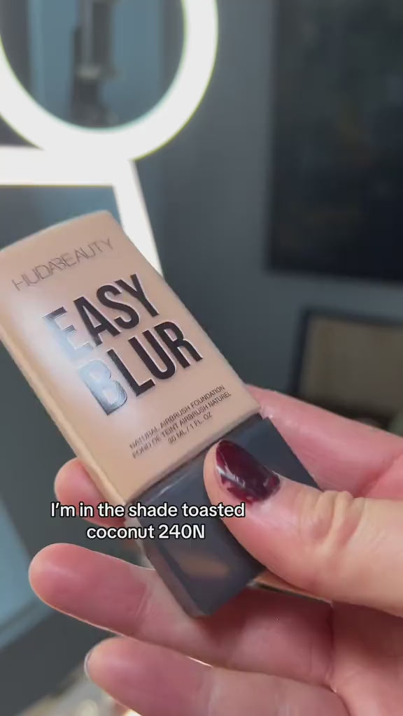 Huda Beauty Easy Blur Natural Airbrush Foundation - 30ml | هدى بيوتي كريم أساس خفيف الوزن و قابل للبناء - 30 مل